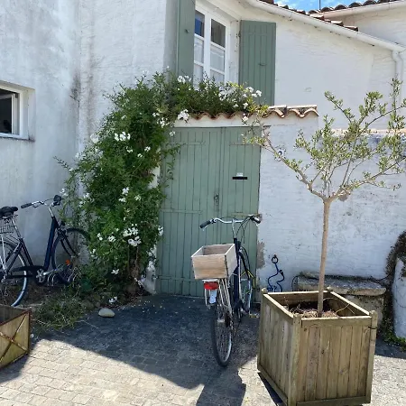 Semesterbostad Maison La Couarde-Sur-Mer, 4 Pieces, 6 Personnes - Fr-1-258-134