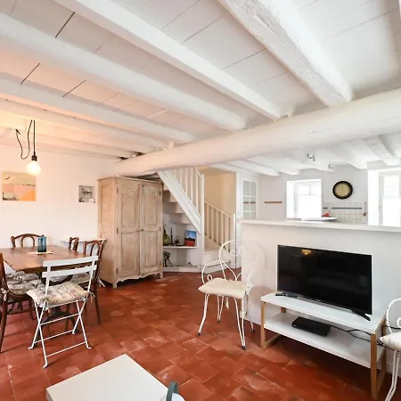 Semesterbostad Maison La Couarde-Sur-Mer, 4 Pieces, 6 Personnes - Fr-1-258-134 *