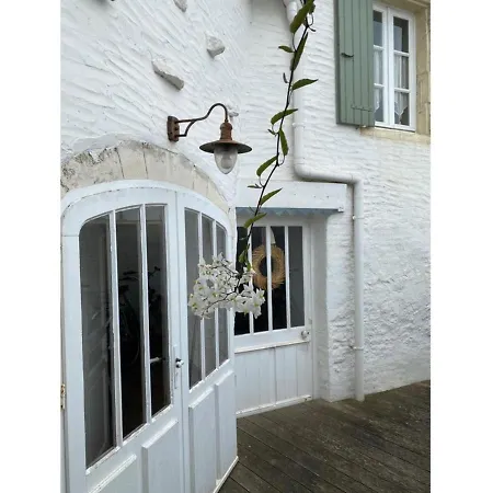 Semesterbostad Maison La Couarde-Sur-Mer, 4 Pieces, 6 Personnes - Fr-1-258-134
